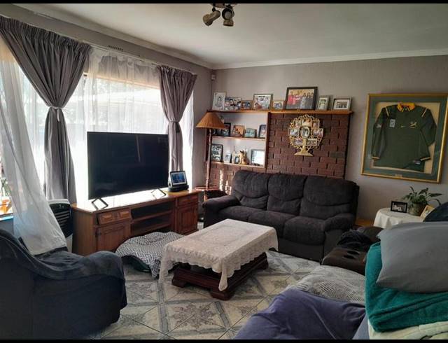 3 BEDROOM HOUSE FOR SALE IN BRACKENDOWNS